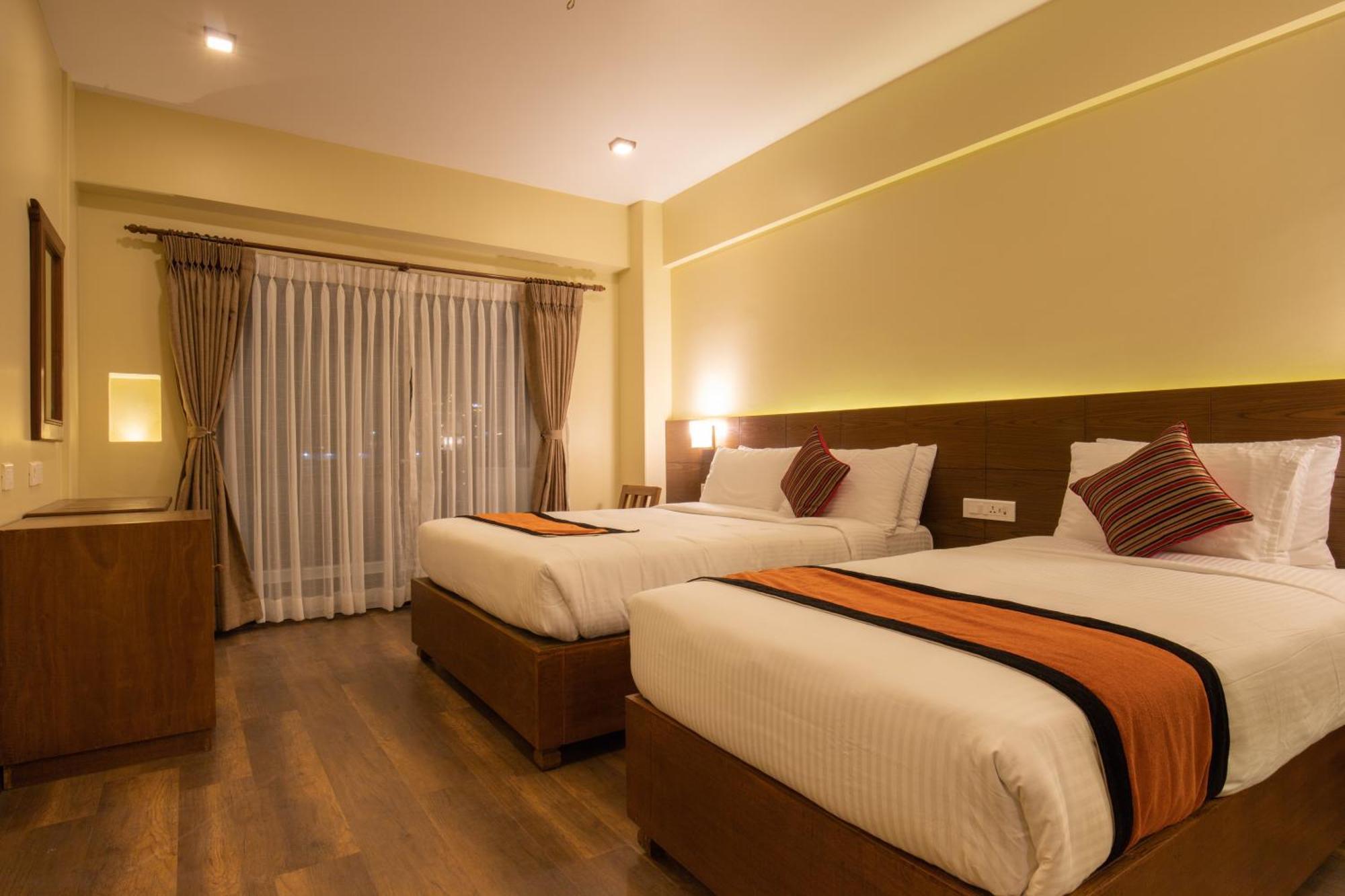 Oaks Inn Plaza Delhi Airport 新德里 外观 照片
